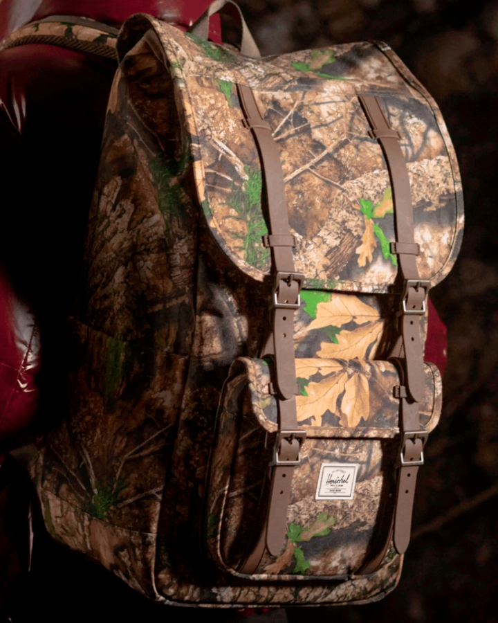 Mochila - Realtree® Herschel Little America™ Backpack - 30L